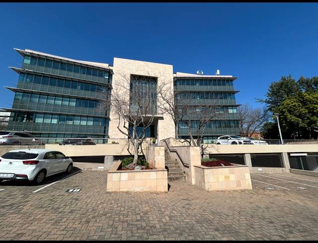 898M² OFFICE TO LET IN SANDTON CENTRAL